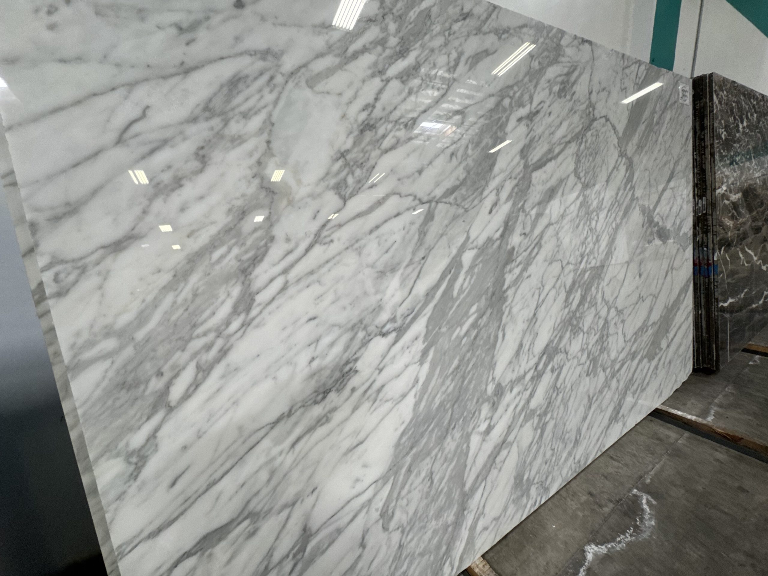 Calacatta Premium - Marble - Image 2